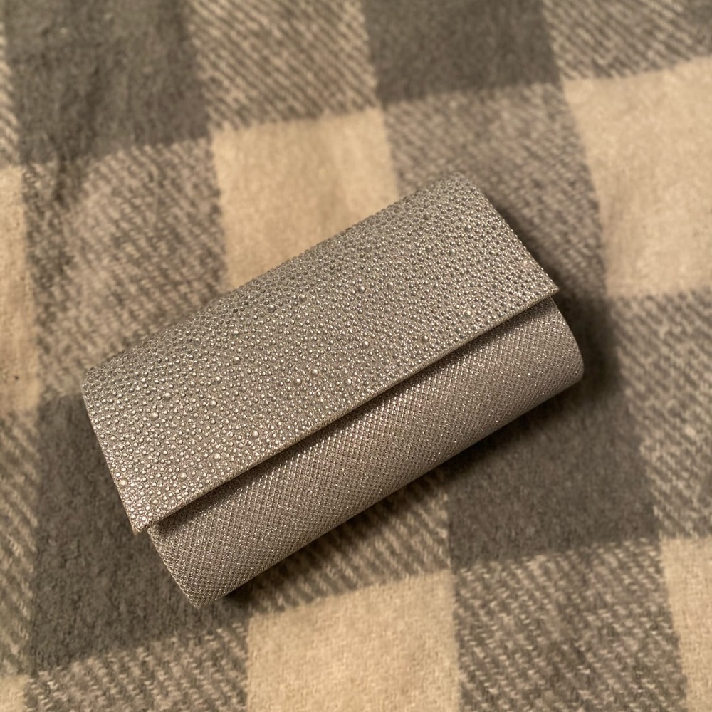 Silver sparkly clutch